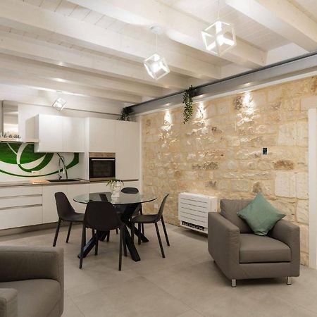מודיקה Lovely Modern Apartment מראה חיצוני תמונה