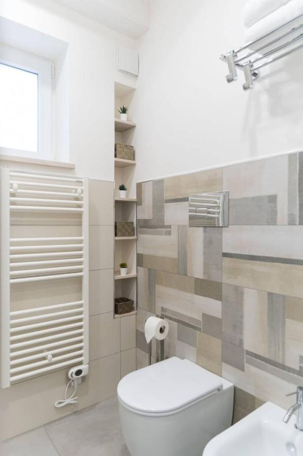 מודיקה Lovely Modern Apartment מראה חיצוני תמונה