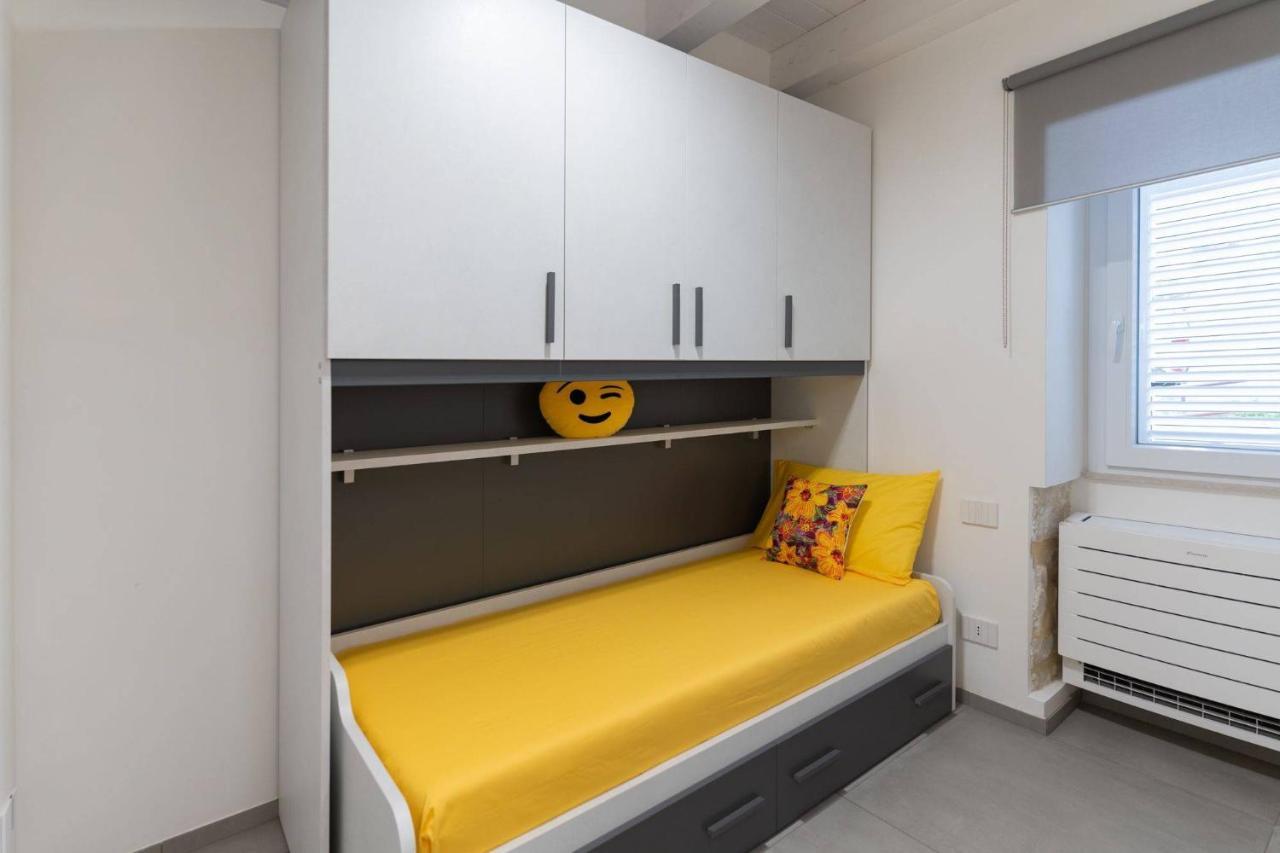 מודיקה Lovely Modern Apartment מראה חיצוני תמונה